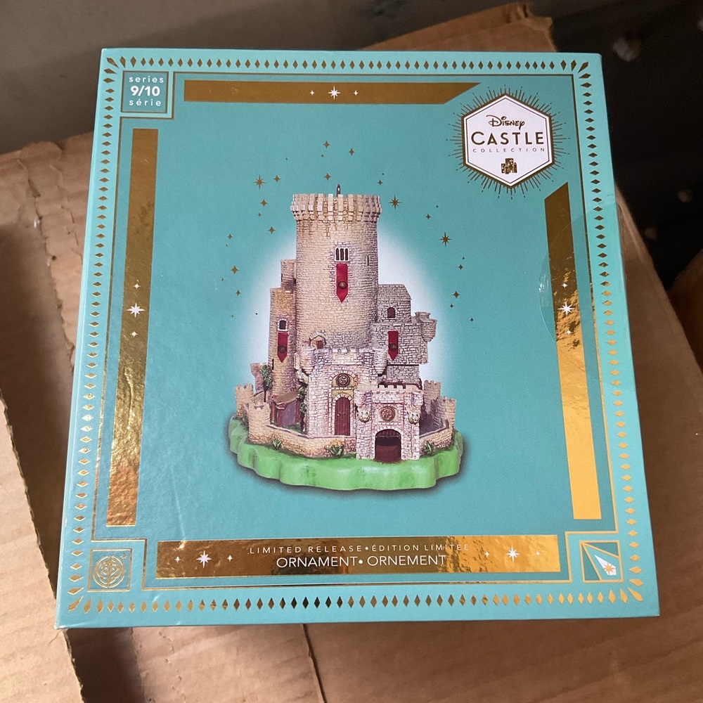 Disneys Castle  collection ornament  MERIDA    9/ 10 original box sale